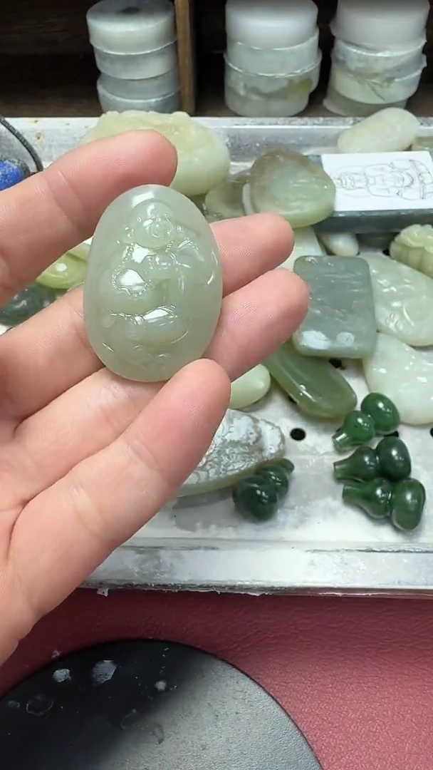 颈饰未镶嵌和田玉1