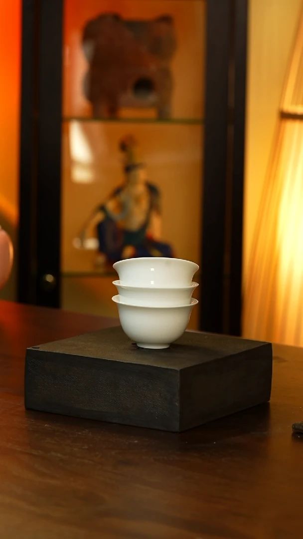 素胎玉泥大撇口杯3只款