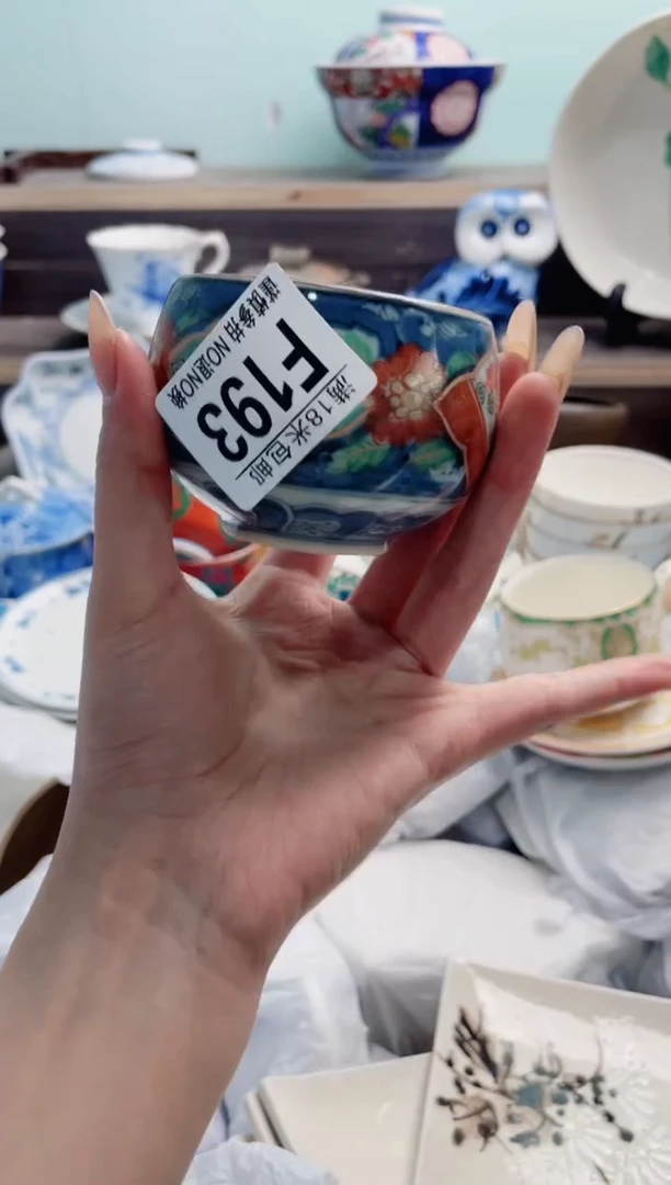 琉璃手工艺品月****?F193***********