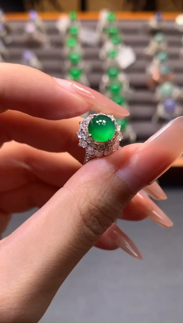 翡翠裸石未镶嵌冰蛋戒面缅甸翡翠