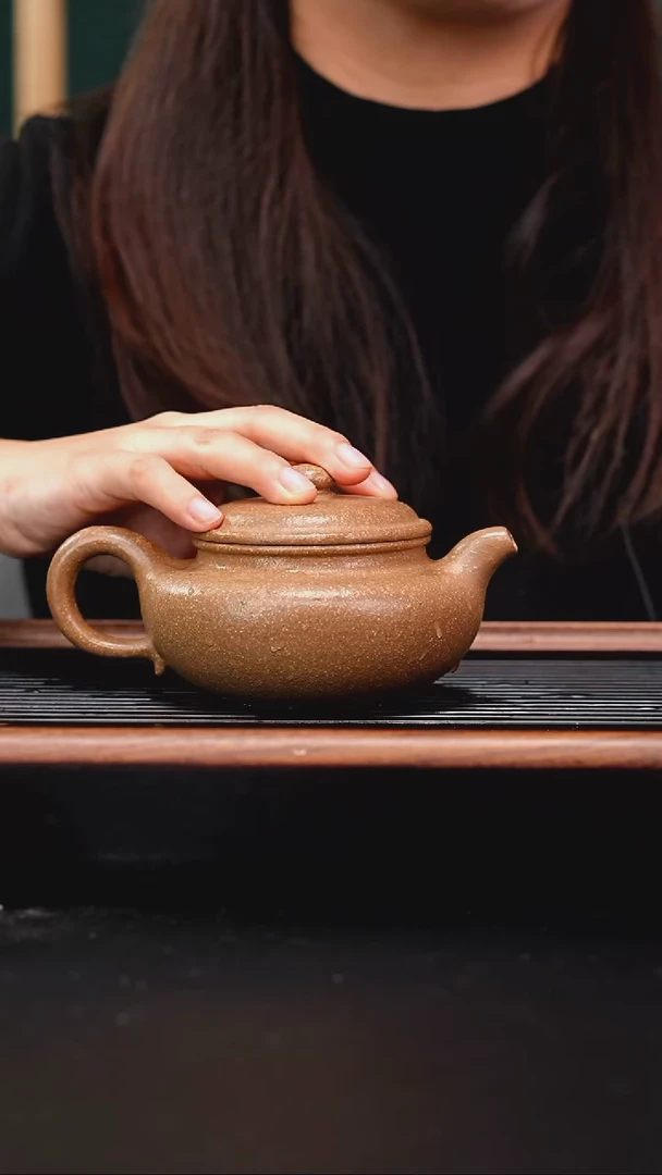 茶壶紫砂朱段粗砂扁腹
