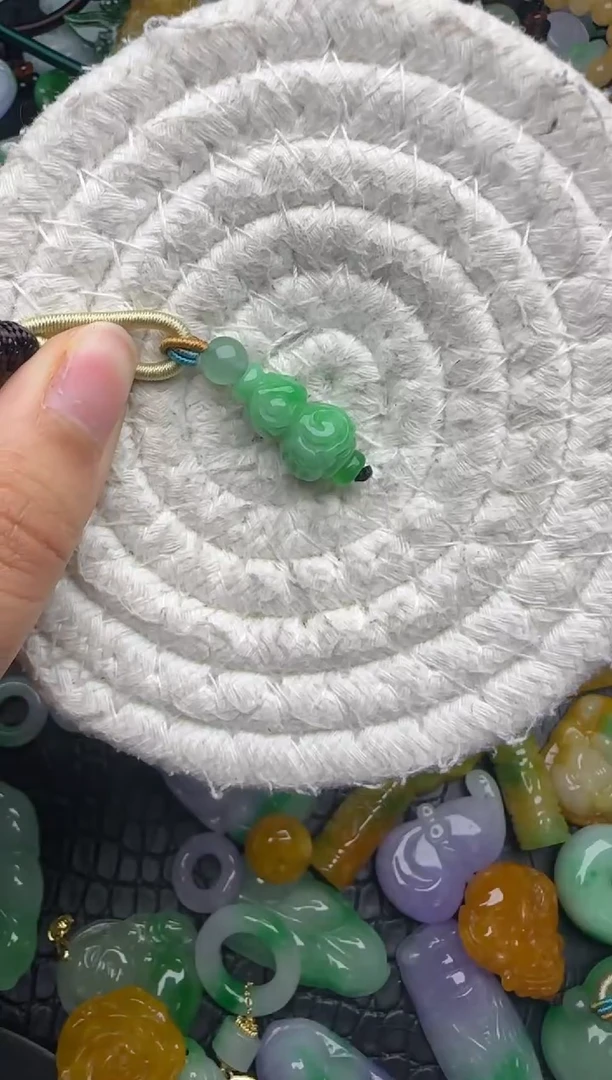 颈饰未镶嵌翡翠缅甸翡翠吊坠