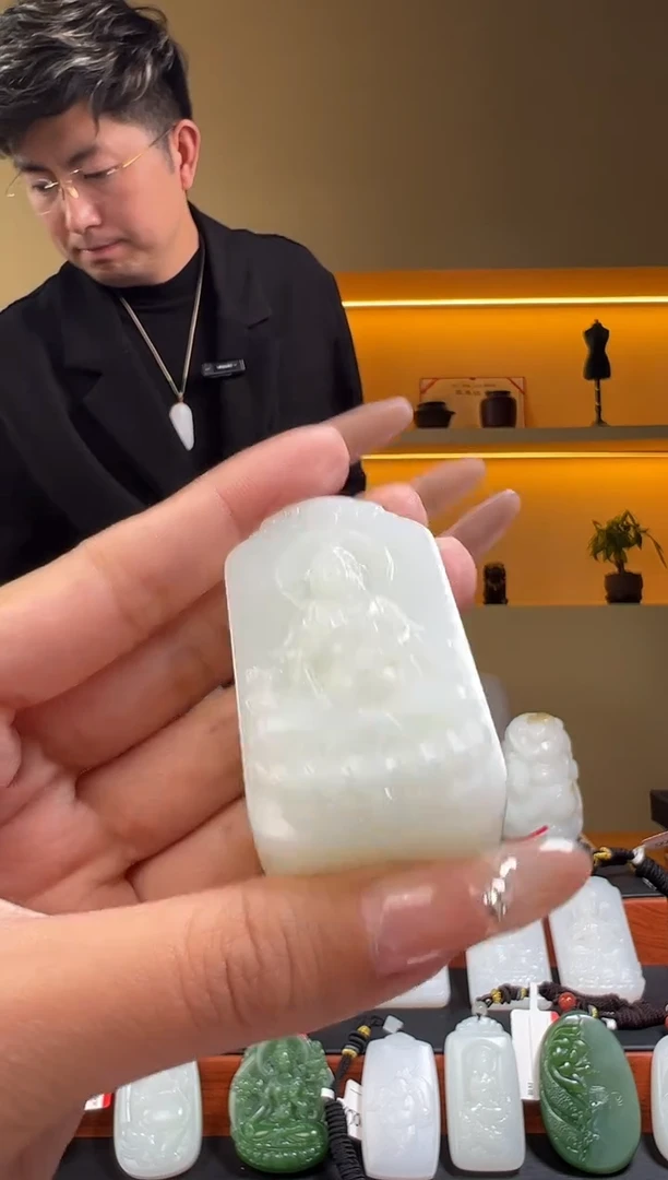 颈饰未镶嵌和田玉1