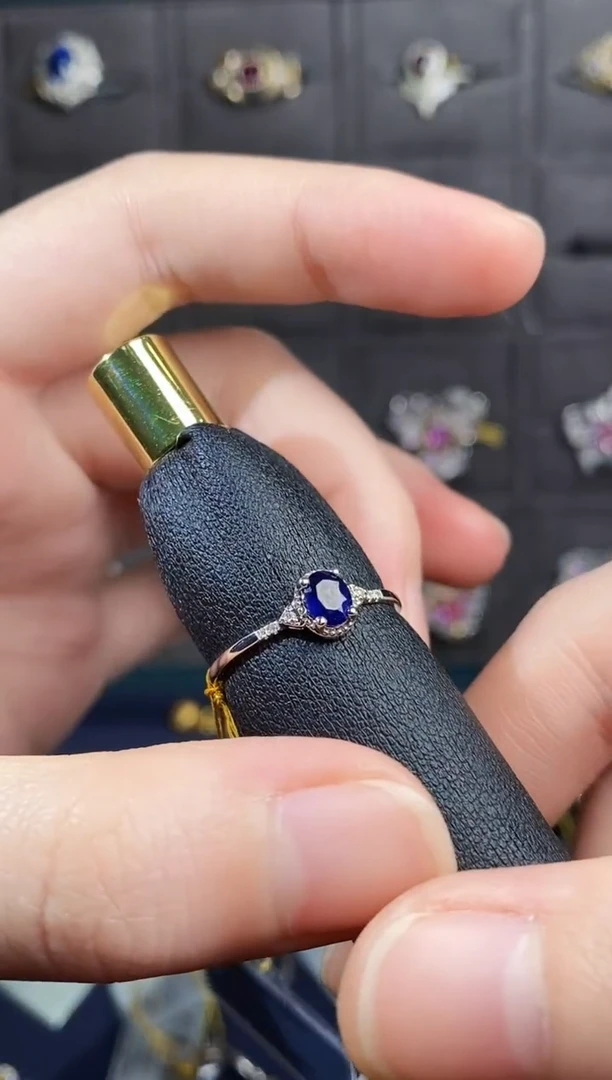 戒指蓝宝石18K金镶嵌1