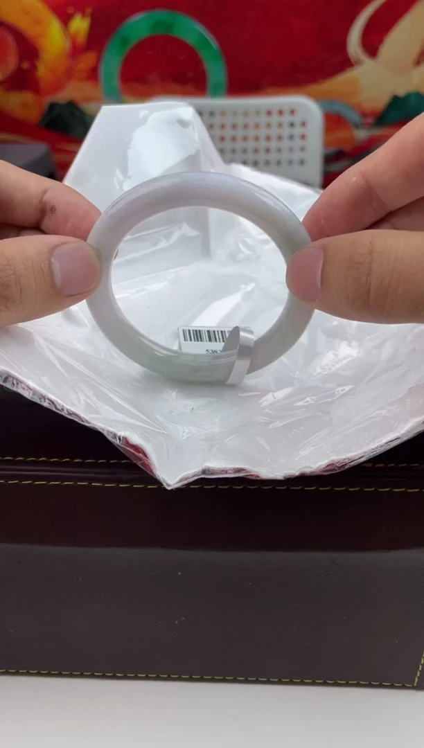 【闪购商品】翡翠手镯未镶嵌4翡翠手镯（微瑕）