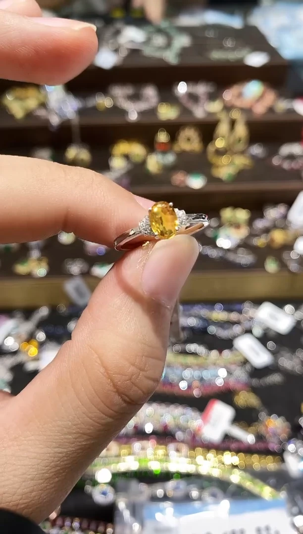 【闪购商品】蓝宝石戒指18K金镶嵌戒指