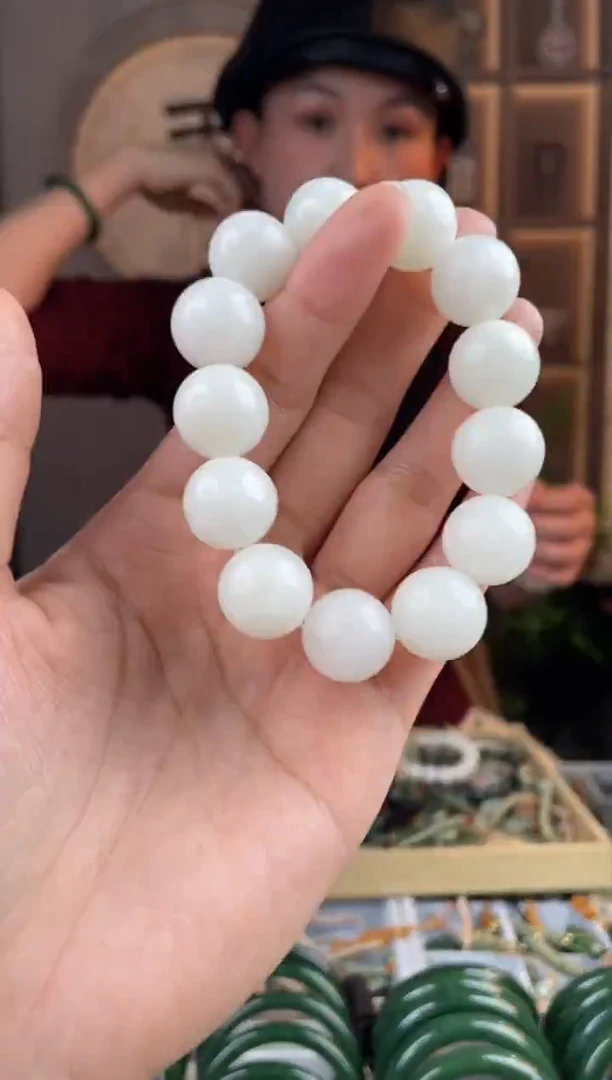 颈饰未镶嵌和田玉拍一发一，拍一发一