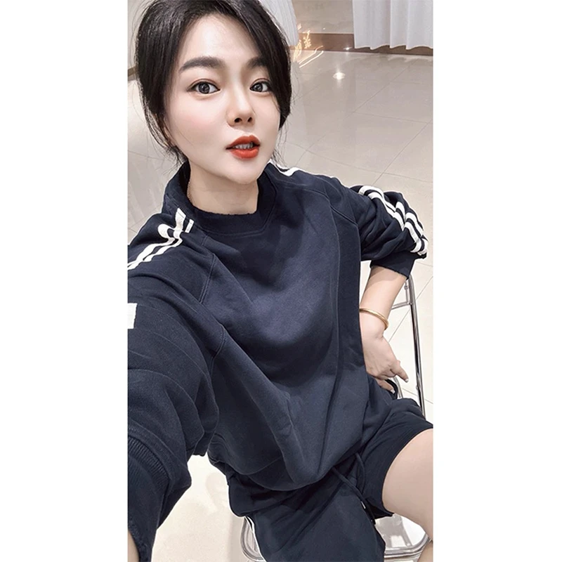 欧洲站2025秋季新款慵懒风百搭显瘦圆领上衣松紧腰短裤休闲两件套