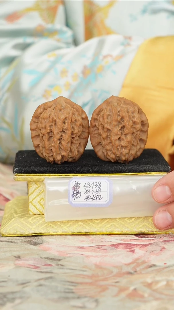 【闪购商品】文玩核桃把件非嫁接马老四