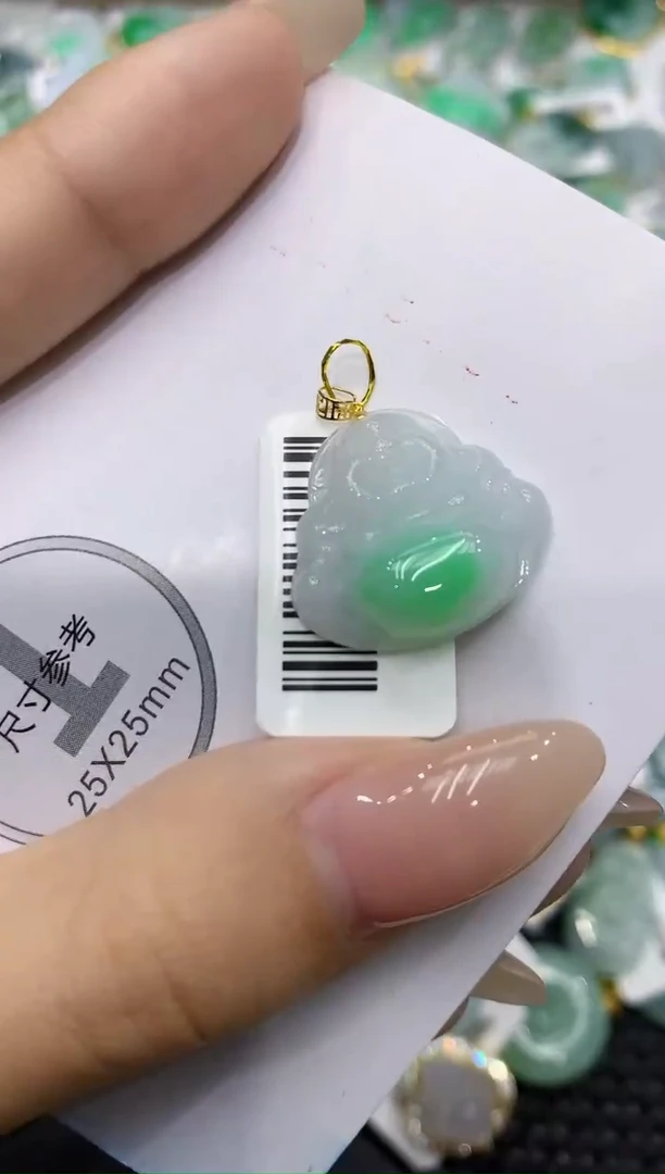 颈饰18K金镶嵌翡翠111111111111