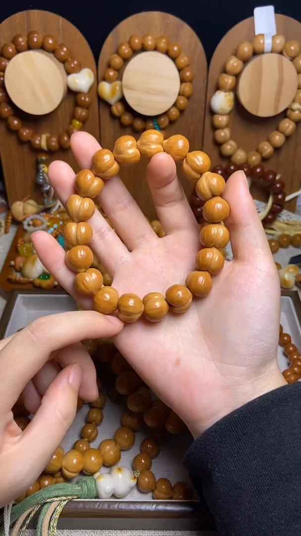 手串猴头核桃o****?全品龙炎素手串
