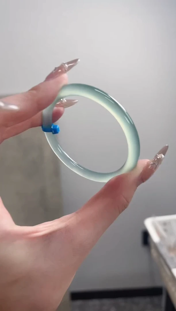 【闪购商品】玛瑙/玉髓手镯未镶嵌51-52圈