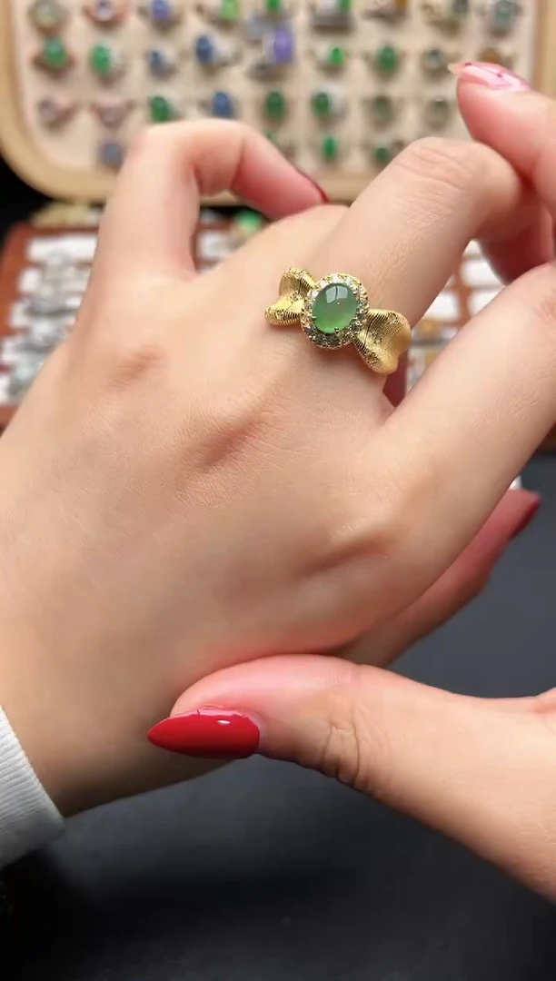 银S925镶嵌戒指翡翠一物一证一礼盒