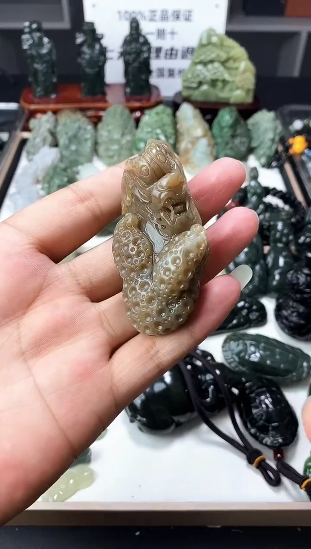 颈饰未镶嵌和田玉1