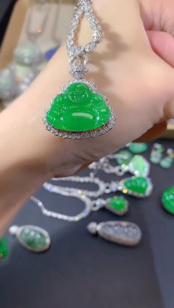 吊坠(不含链)18K金镶嵌翡翠120-佛公（不含链扣