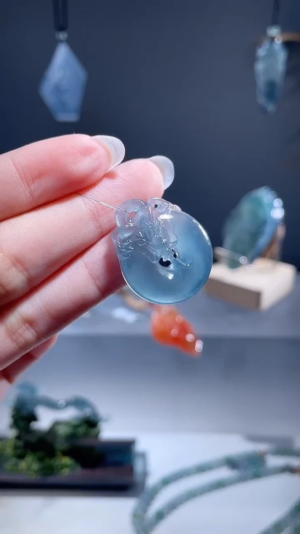 颈饰未镶嵌翡翠龙