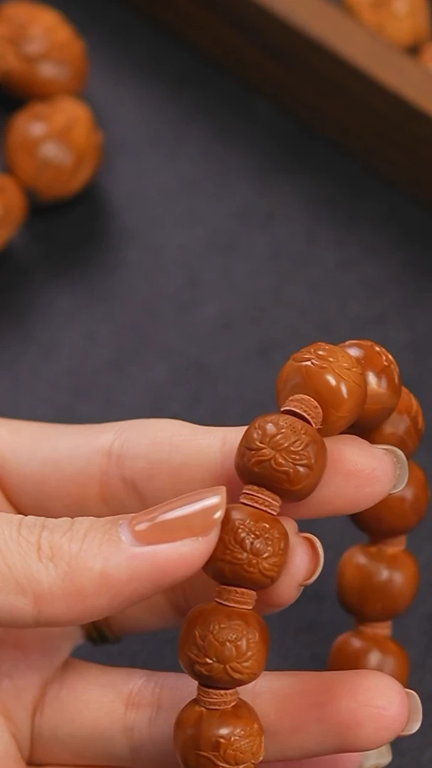 吊坠橄榄核老型荷花1.5