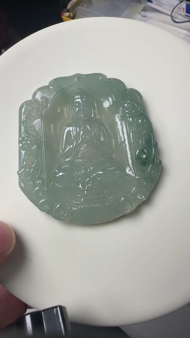 翡翠未镶嵌颈饰白**欢大日