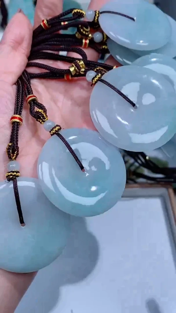 翡翠未镶嵌颈饰吊坠团购多样性发一件