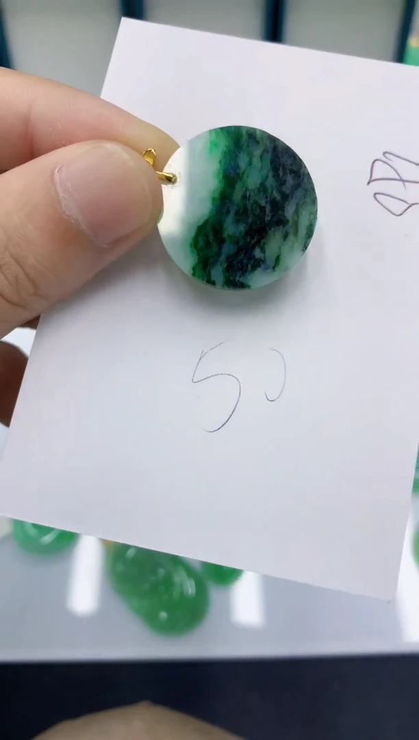 颈饰未镶嵌翡翠翡翠