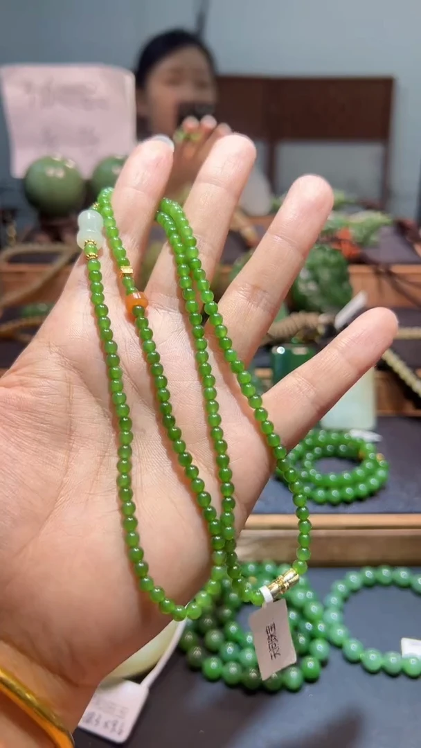 颈饰未镶嵌和田玉（碧玉）多样性发一