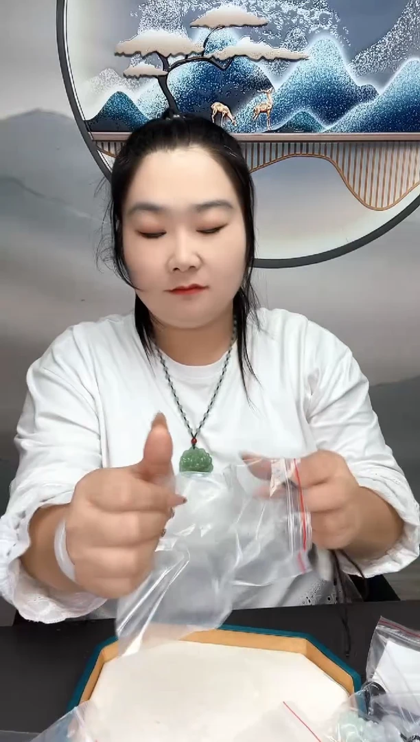 未镶嵌天山翠佛公绳子石英质玉天山翠佛公绳子