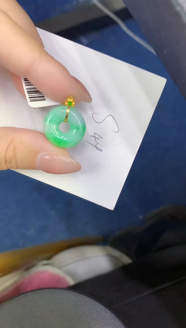 颈饰18K金镶嵌翡翠缅甸天然翡翠A货