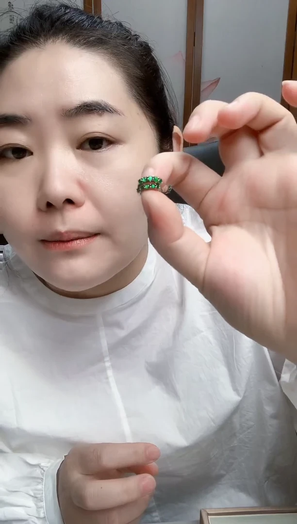 未镶嵌翡翠耳饰翡翠耳饰