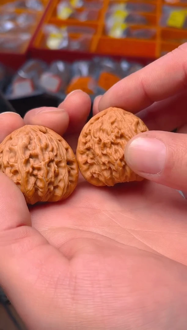 【闪购商品】文玩核桃把件38白狮子