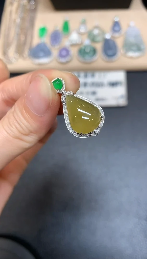 【闪购商品】翡翠颈饰18K金镶嵌【无服务费