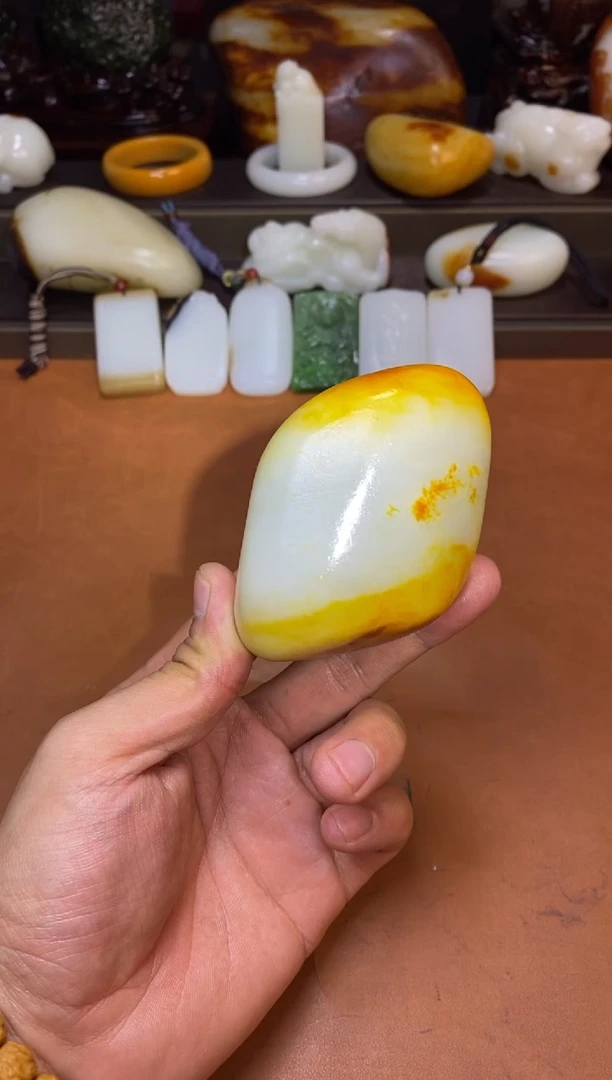 和田玉未镶嵌挂件飞**…和田玉