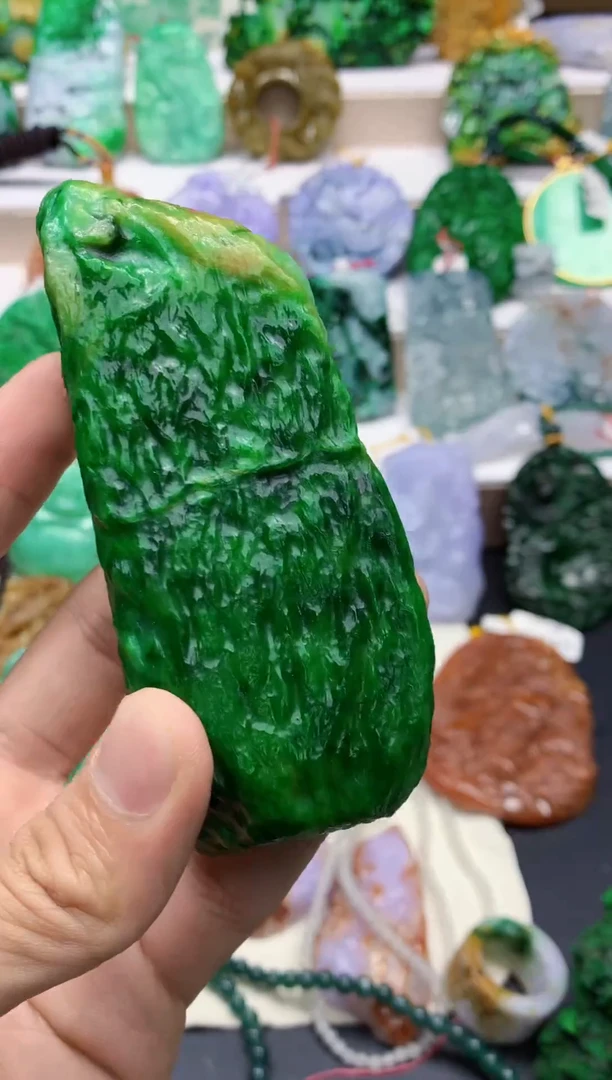 颈饰未镶嵌翡翠玛**姿天然A货翡翠