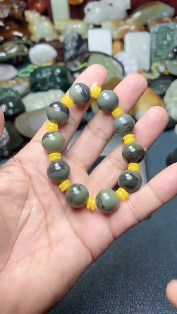 和田玉未镶嵌把件-