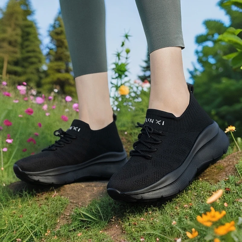 情侣款运动舞蹈鞋 飞织透气休闲运动鞋 运动广场跳舞袜子鞋