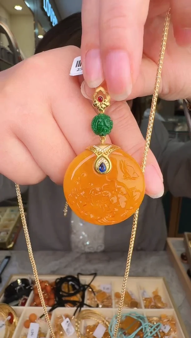 蜜蜡吊坠(赠链)18K金镶嵌043