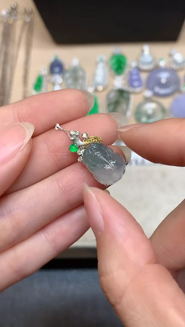 颈饰18K金镶嵌翡翠貔貅【无服务费