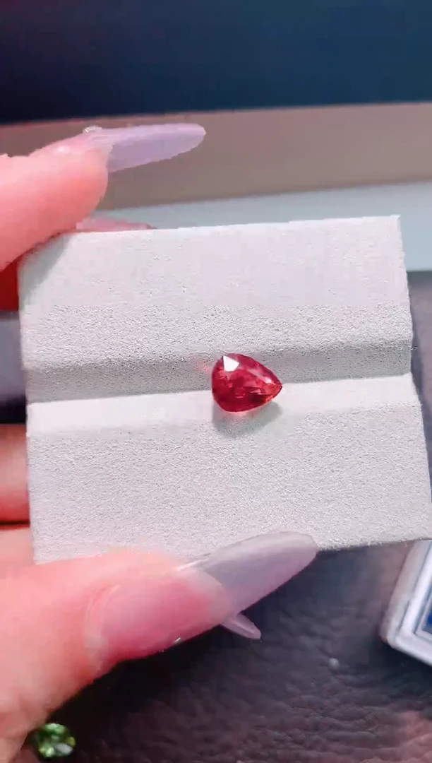 未镶嵌珠宝半成品碧玺3.4ct