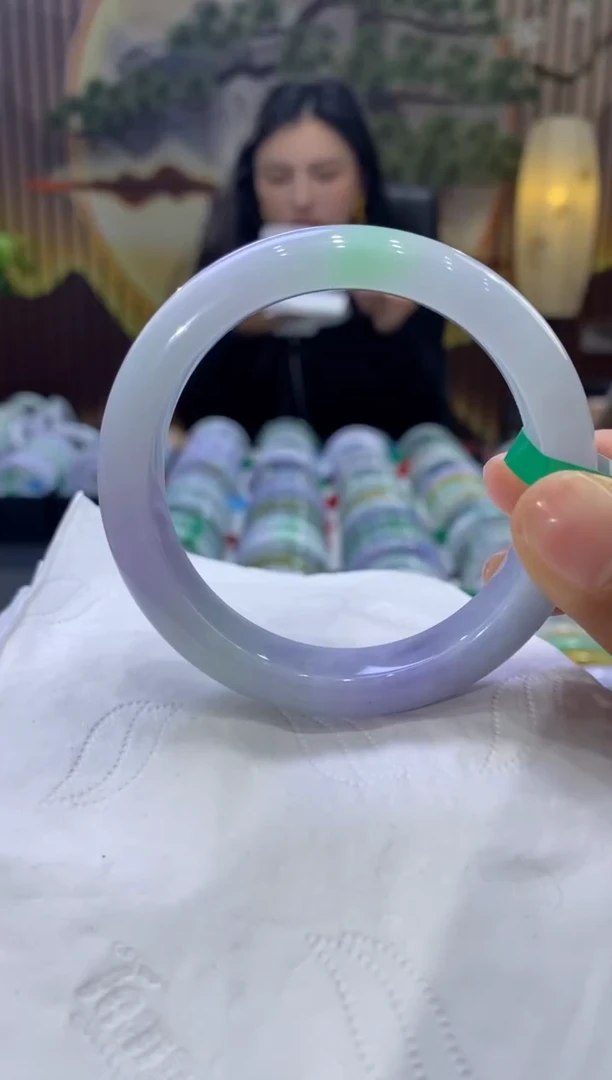 【闪购商品】翡翠手镯未镶嵌多人07744