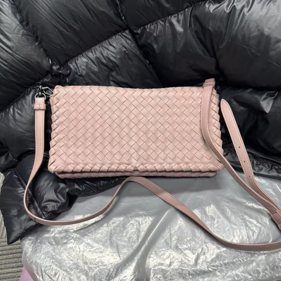 95新 BOTTEGA VENETA/葆蝶家 坤球奢选 bv 编织邮差斜跨包