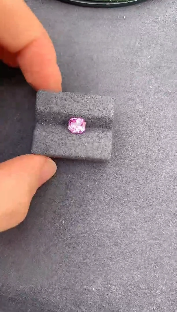 【闪购商品】彩色蓝宝石裸石未镶嵌1.5ct帕帕拉恰