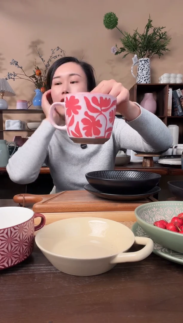 手绘粉花杯子微瑕