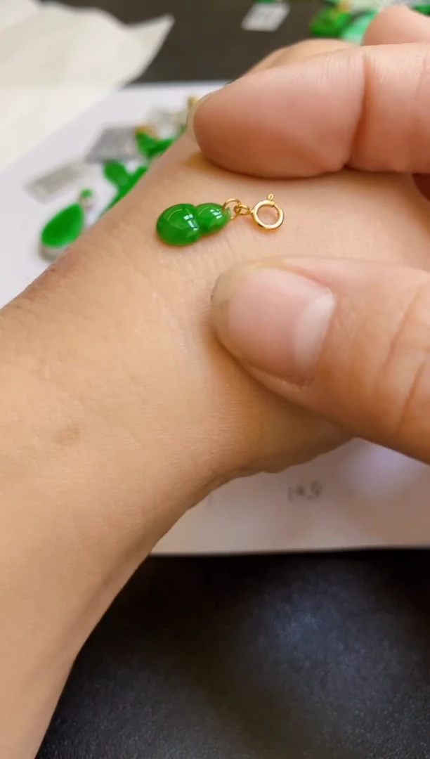 【闪购商品】翡翠颈饰18K金镶嵌葫芦