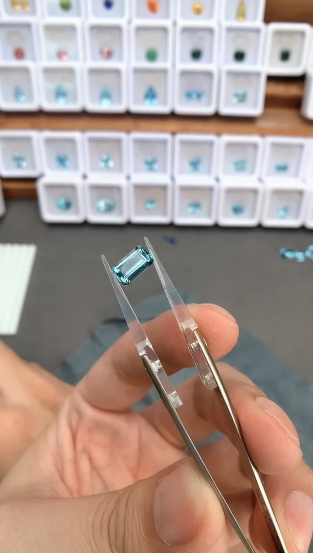 未镶嵌裸石定制海蓝宝石1.49ct 03028