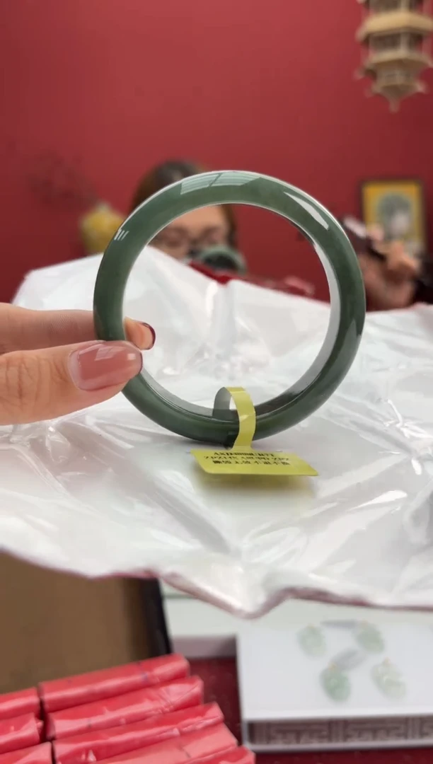 【闪购商品】翡翠手镯未镶嵌7手镯