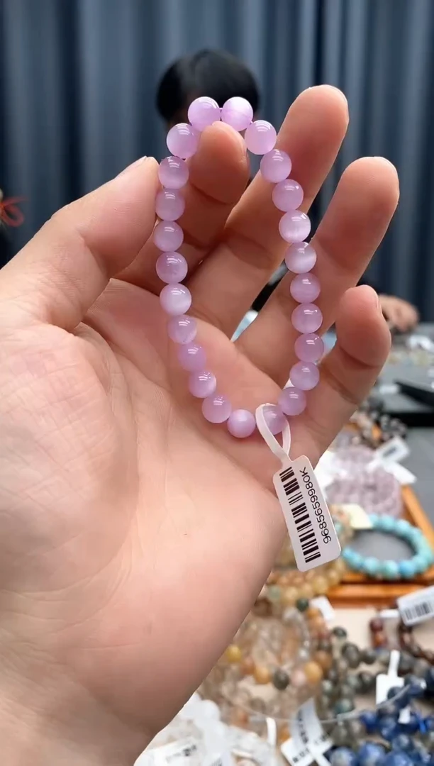 无锂辉石未镶嵌紫锂晖