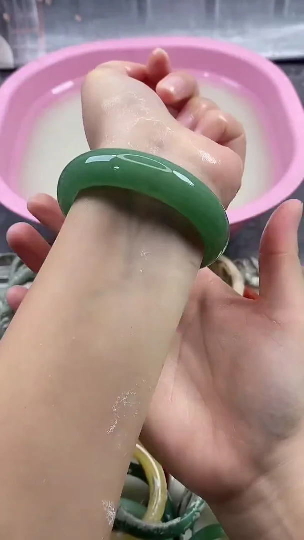 未镶嵌手镯石英质玉14