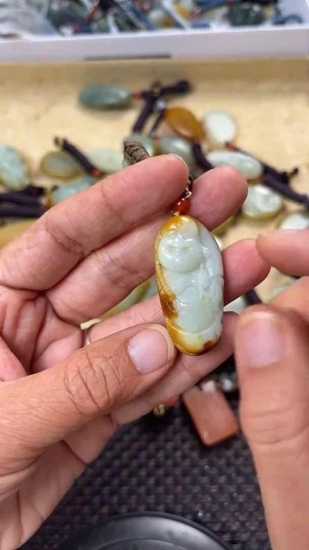 【闪购商品】和田玉颈饰未镶嵌多样性发货没有证书拍一发一有瑕