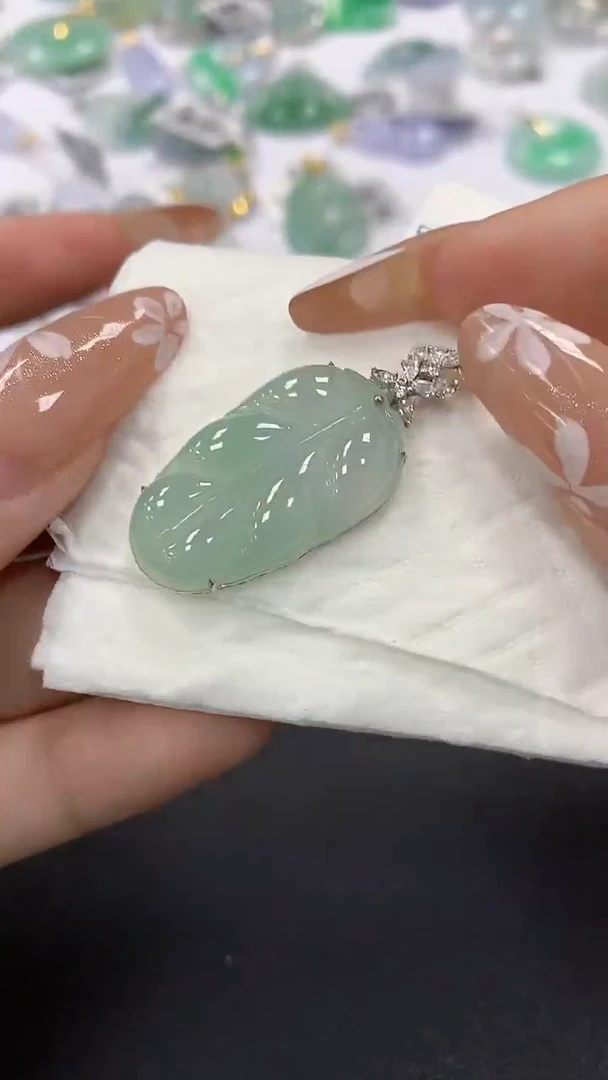 颈饰18K金镶嵌翡翠a货假一赔三支持复检百元上9元证书费自理