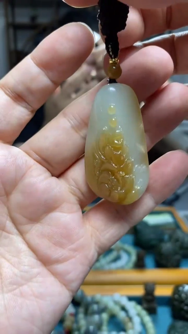 和田玉未镶嵌颈饰83