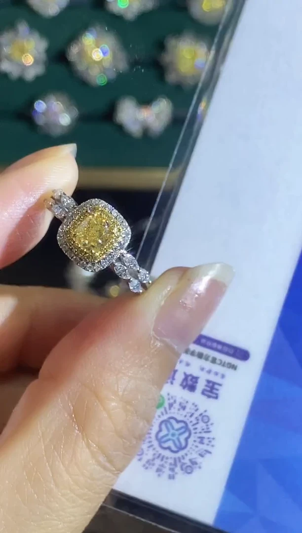 18K金镶嵌戒指钻石000